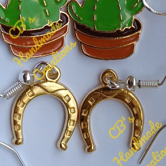 Cow Head Earrings - Picture 4 of 4